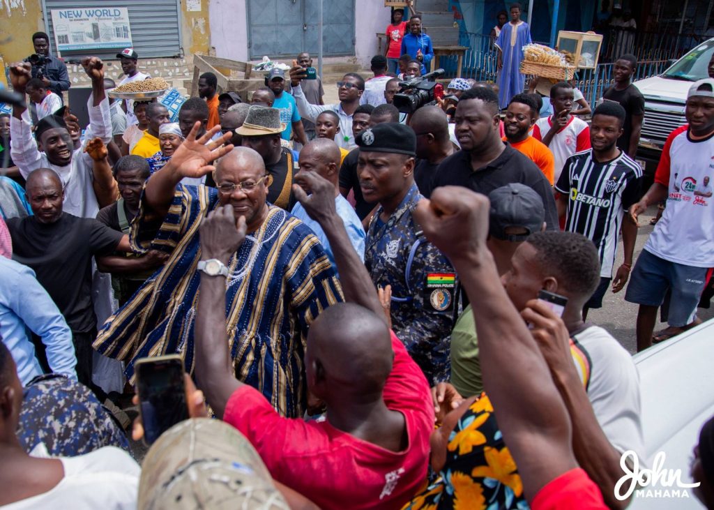‘Let’s work for peaceful election without violence, disturbances’ – Mahama to Ghanaians as he thanks Chief Imam for prayers