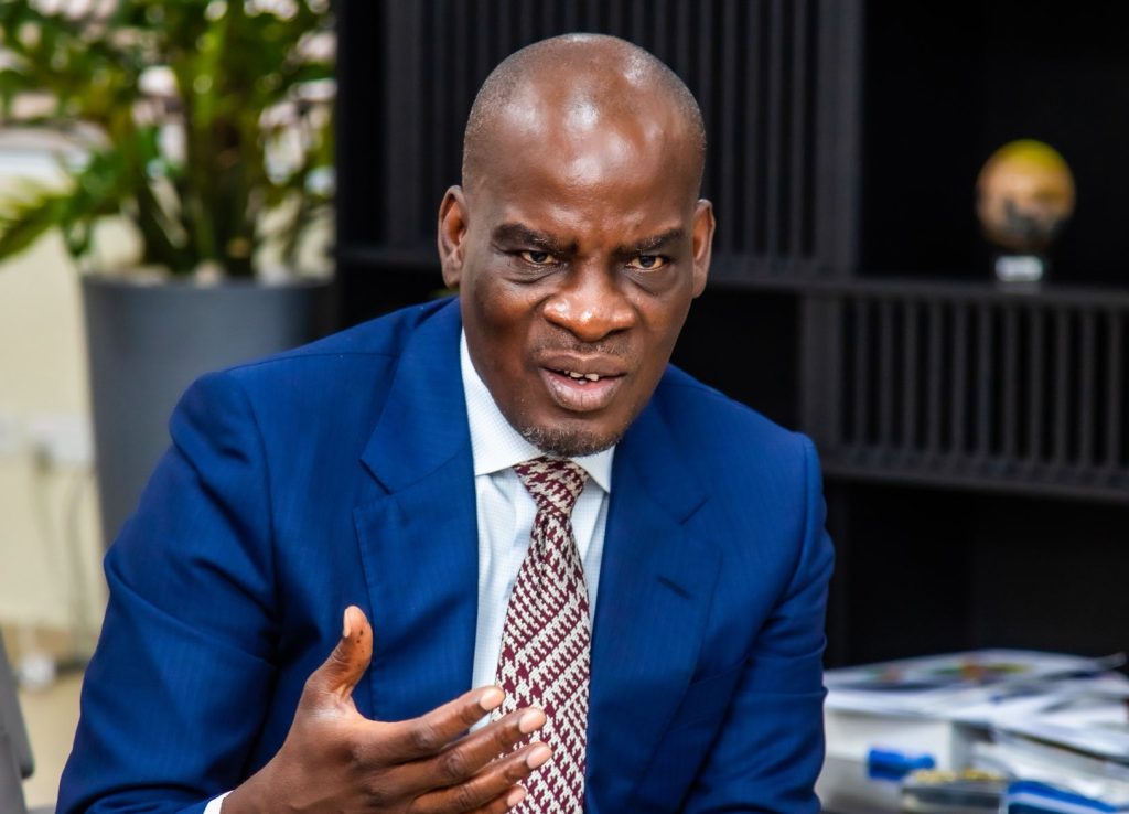No Hairstyles or Long Hair in Schools – Education Minister Declares